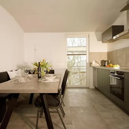 Lichtdurchflutete Wohlfuhloase Apartment